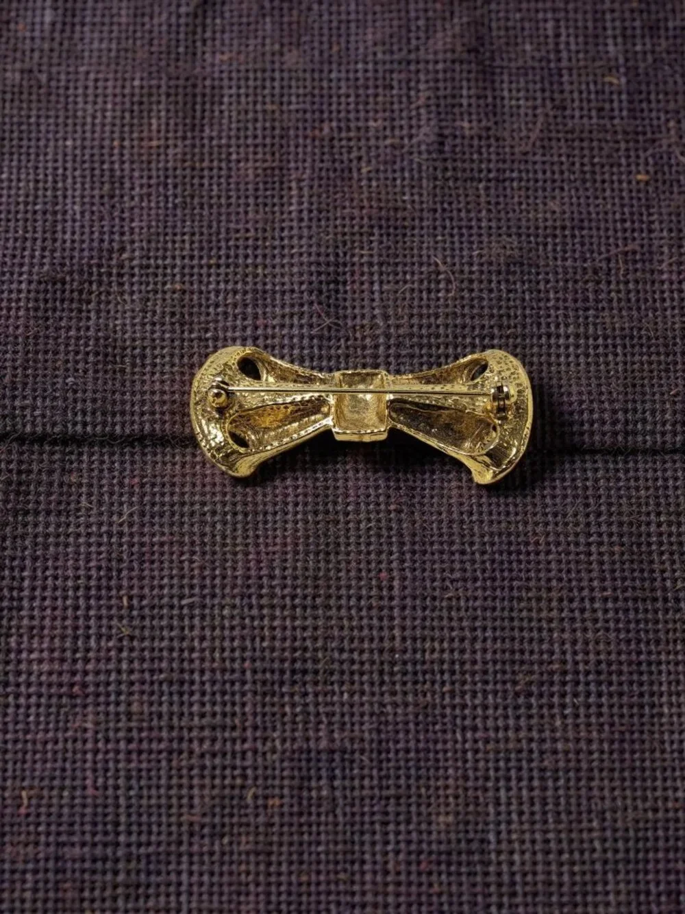 vintage gold tone & chrystals ribbon bow brooch.